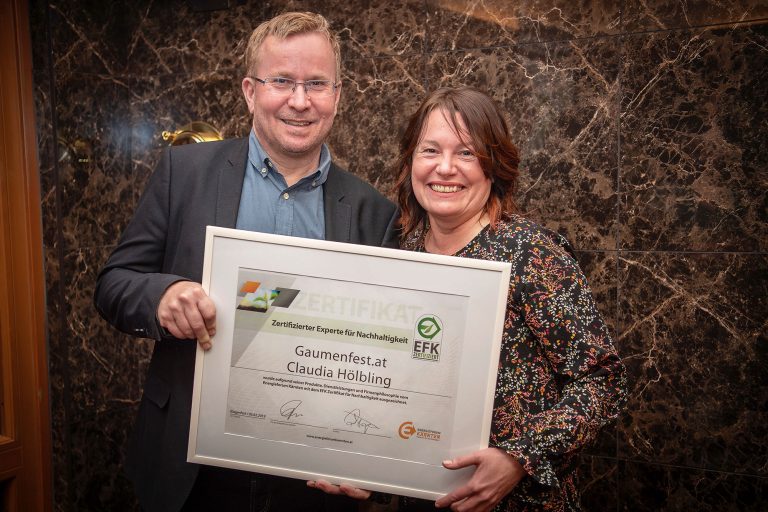 Mag. Berndt Triebl, Obmann des Energieforum Kärnten mit Claudia Hölbling von Gaumenfest.at