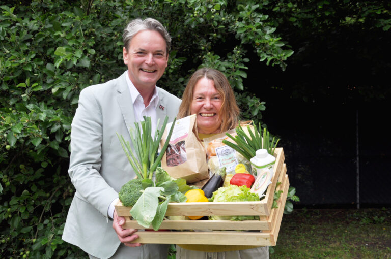 Dr. Klaus Koban von der KOBAN SÜDVERS GmbH und Claudia Hölbling von Gaumenfest.at