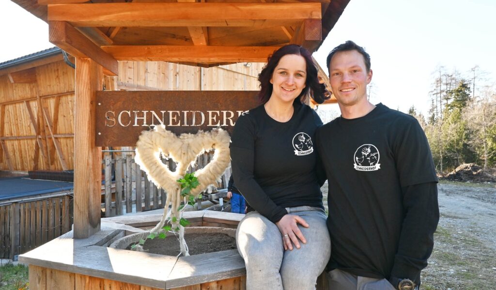 Katrin und Benjamin Schneider bewirtschaften den Schneider-Hof in Dölsach im Bezirk Lienz in Osttirol