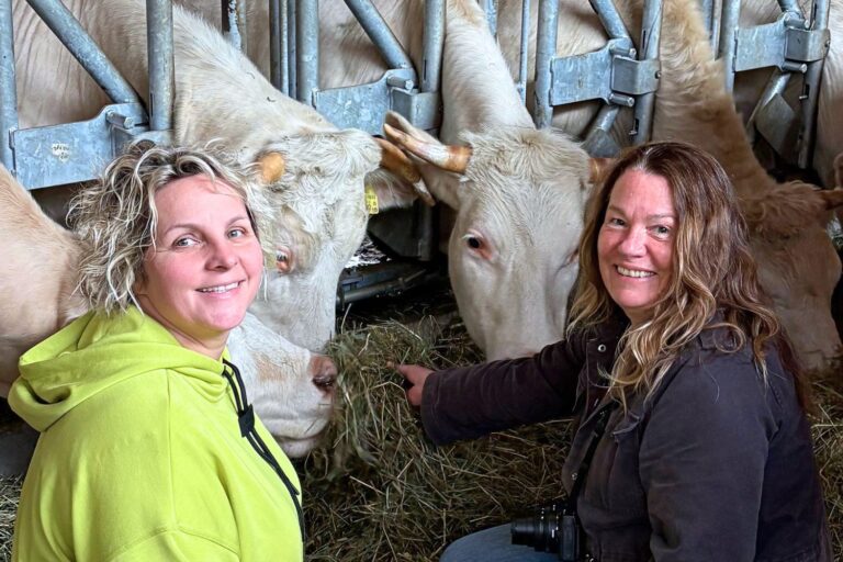 Gertraud Kurztaler vom Biohof Gstinig und Claudia Hölbling von Gaumenfest.at