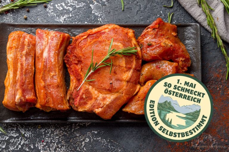 Grilltasse vom Strohschwein (Bauch, Schopf und Karree) von Matthias Seifried